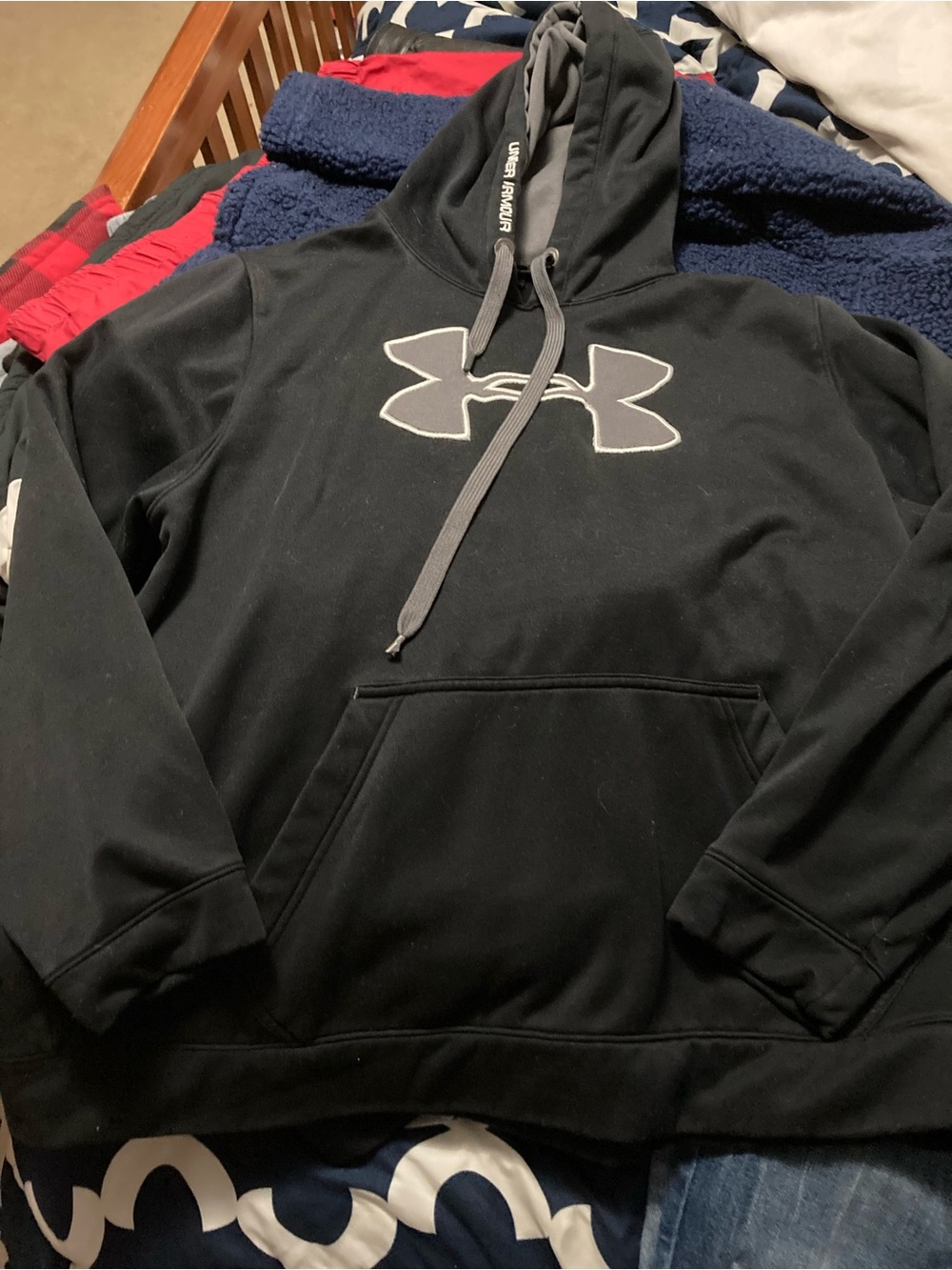 Under Armour Men’s Black Hoodie with Gray Logo and Drawstrings